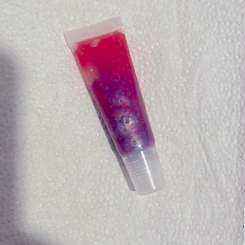 Not used lip gloss made with safe products bought gloss base online